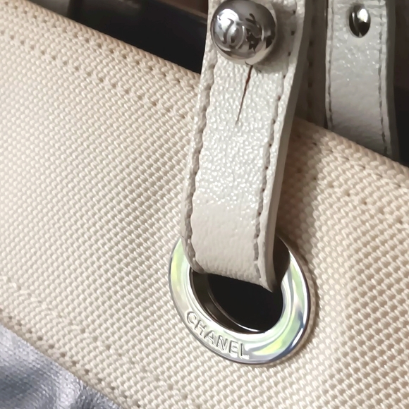 Authentic ✨️ CHANEL Leather Biarritz Paris Tote Bag Metallic Gray - Picture 12 of 16